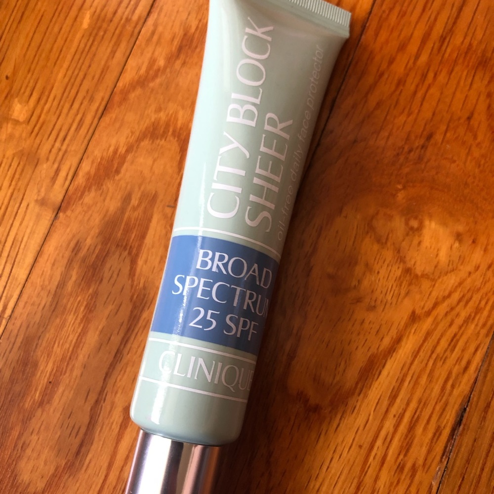 Clinique city block sheer spf25